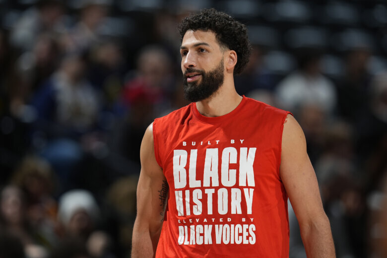 Wizards Re-sign Anthony Gill